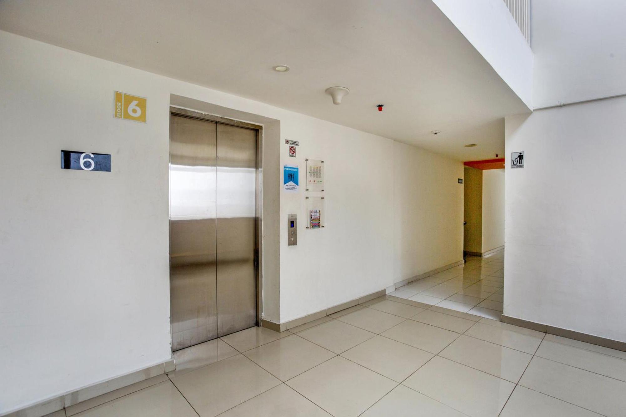 Oyo 3247 Afira Rooms Aeropolis Tangerang Buitenkant foto